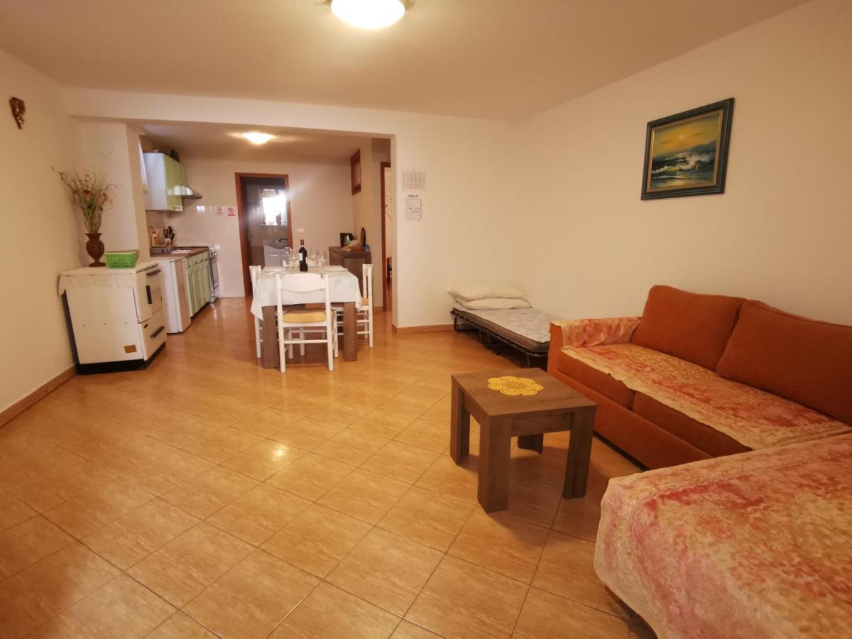Apartmani Berber Babici Exterior photo